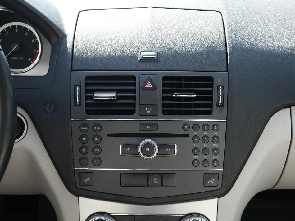 Mercedes-Benz Třída C 1.6i  C180