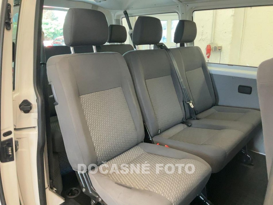 Volkswagen Transporter 2.0TDi  9míst