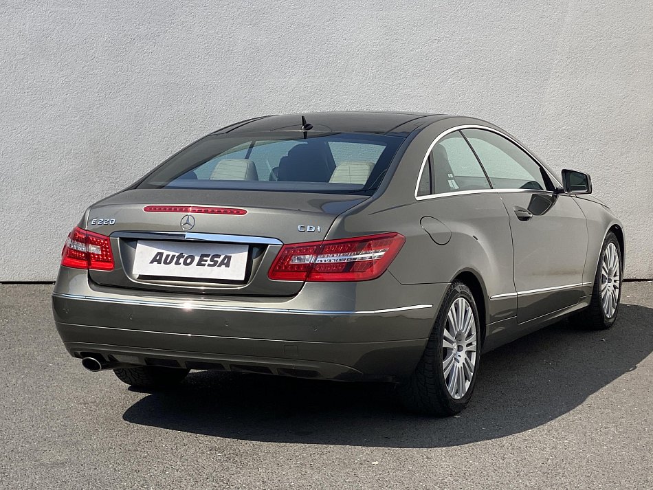 Mercedes-Benz Třída E 2.2 CDi  E220