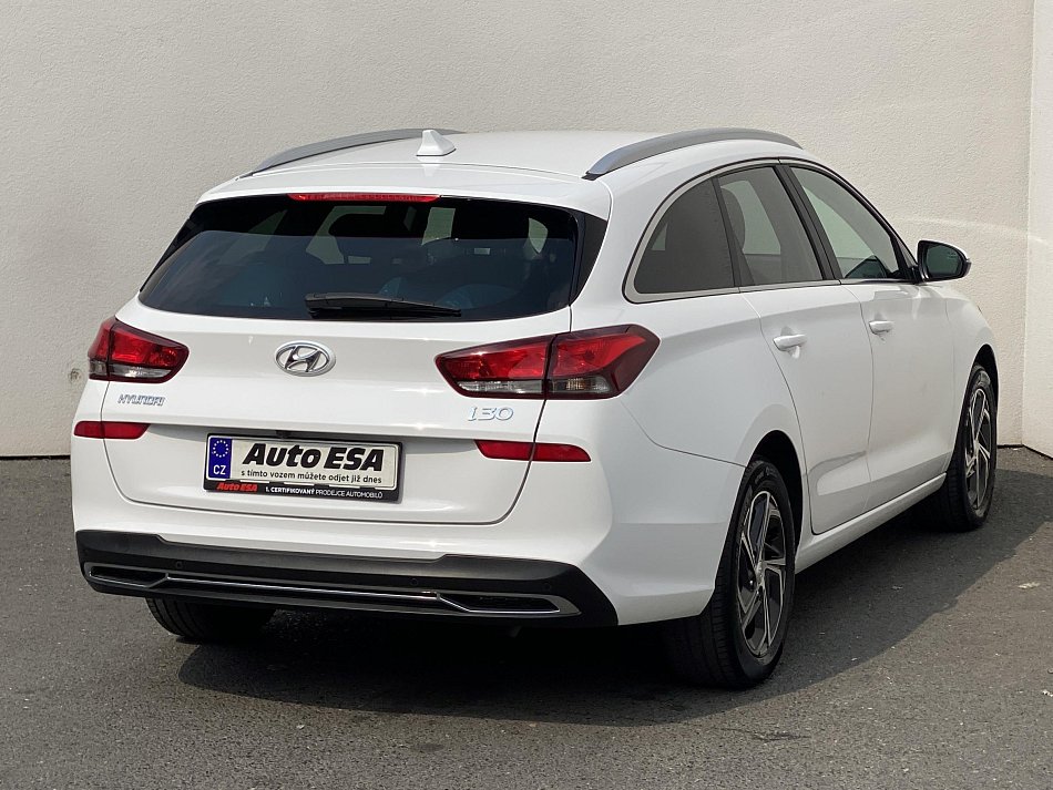 Hyundai I30 1.5 DPi Smart