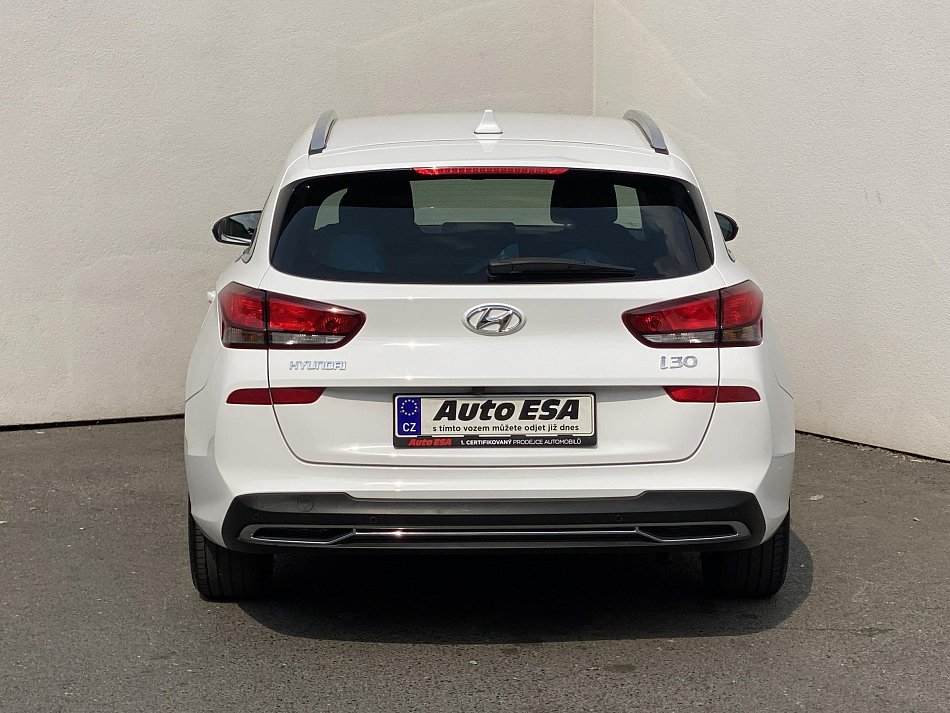 Hyundai I30 1.5 DPi Smart