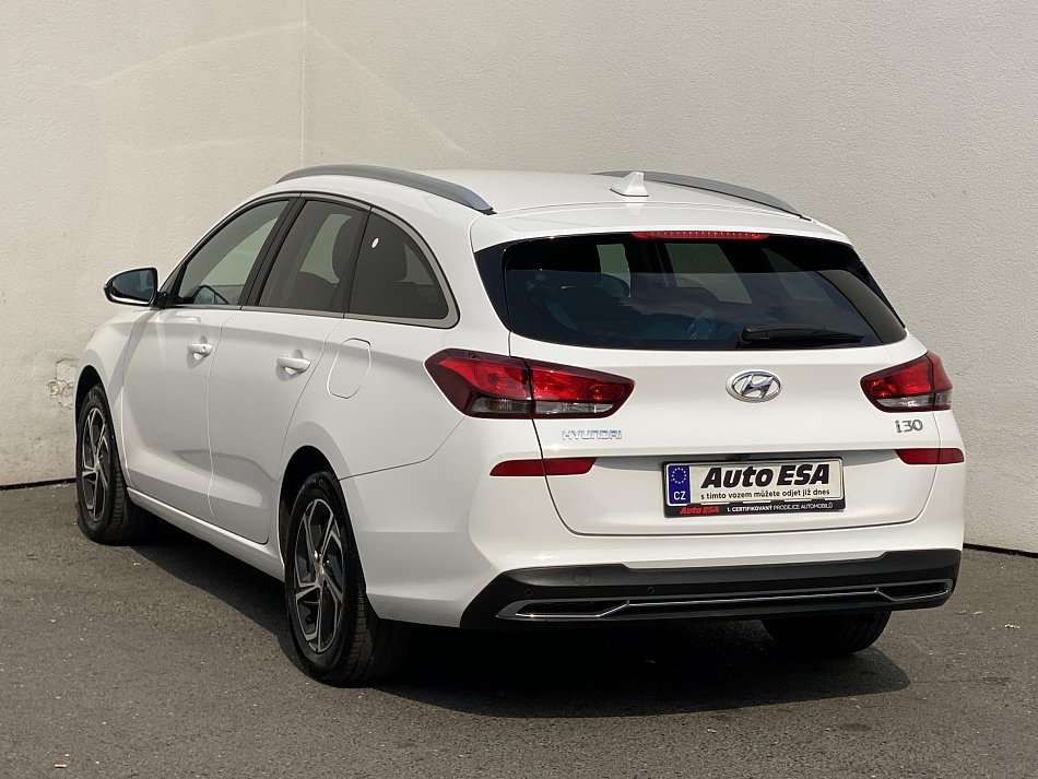 Hyundai I30 1.5 DPi Smart