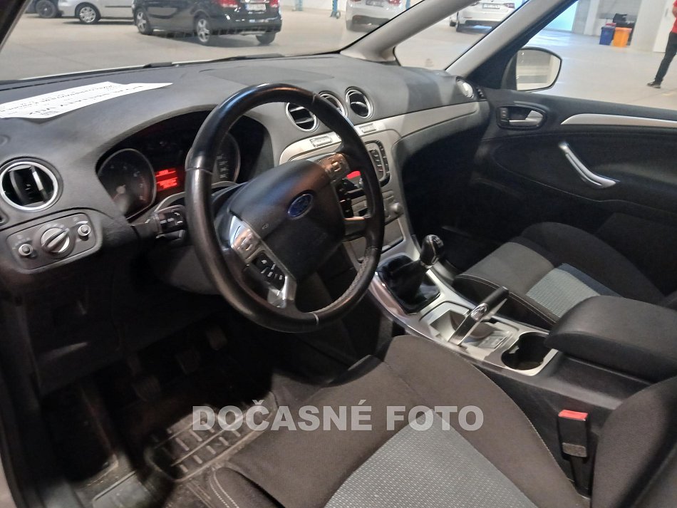 Ford S-MAX 2.0. 