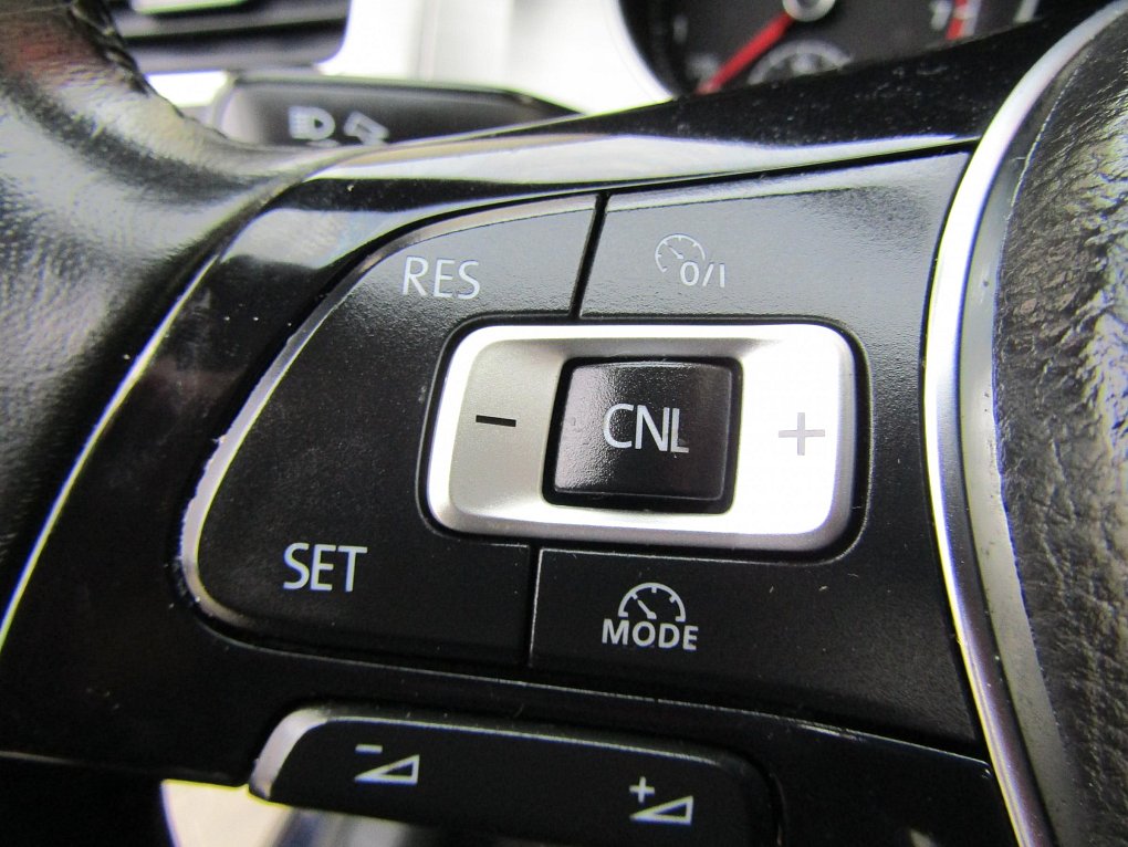 Volkswagen Golf 1.0 TSi 