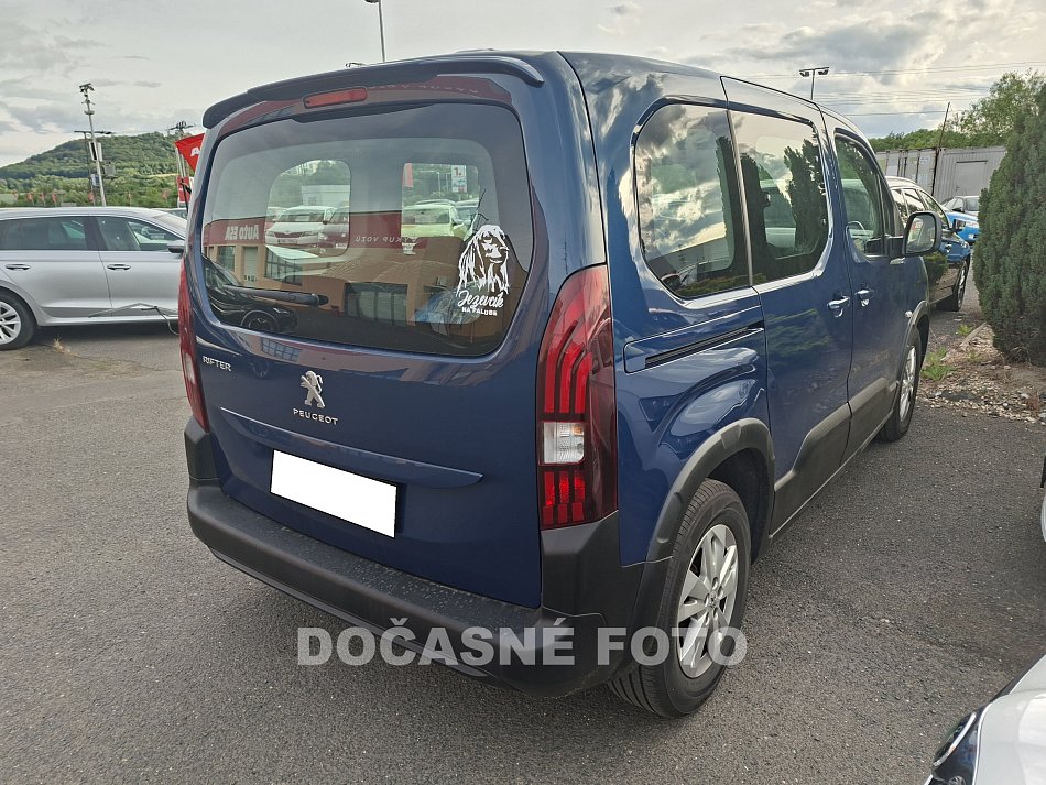 Peugeot Rifter 1.2i 