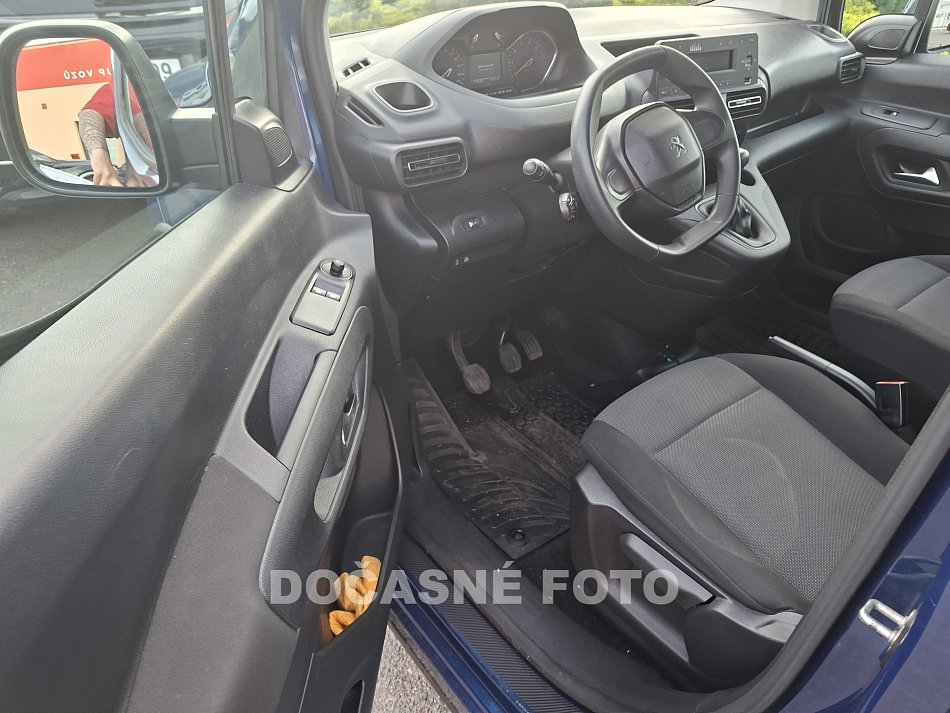 Peugeot Rifter 1.2i 