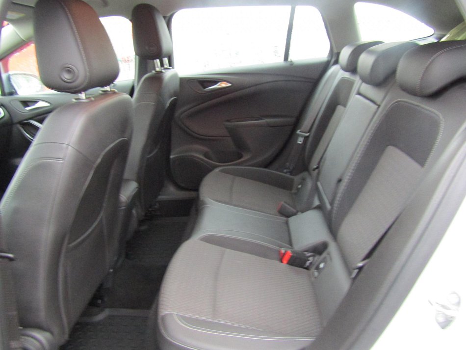 Opel Astra 1.4T  SPORTS TOURER