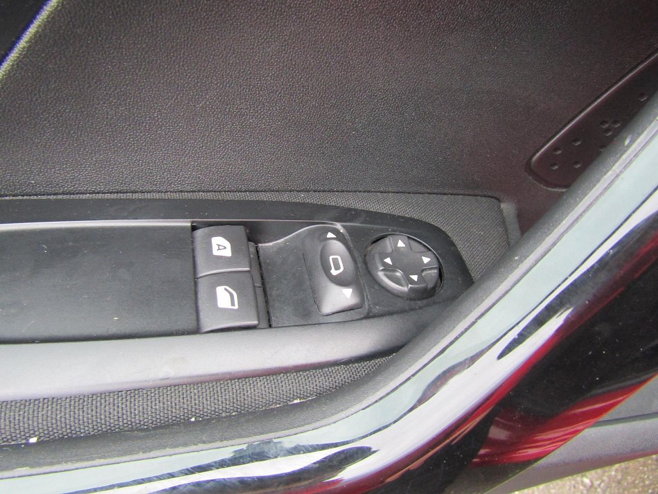 Peugeot 208 1.2 VTi 
