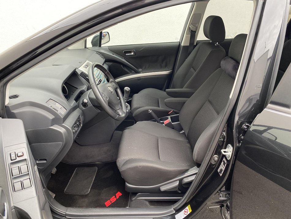 Toyota Corolla Verso 2.2 D-4D 