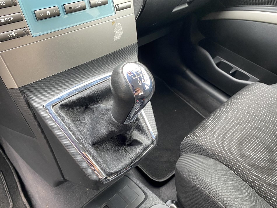 Toyota Corolla Verso 2.2 D-4D 