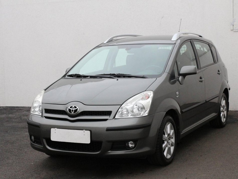 Toyota Corolla Verso 2.2 D-4D 