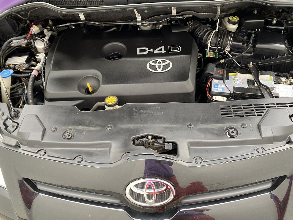 Toyota Corolla Verso 2.2 D-4D 
