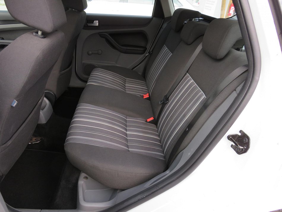 Ford Focus 1.4i 