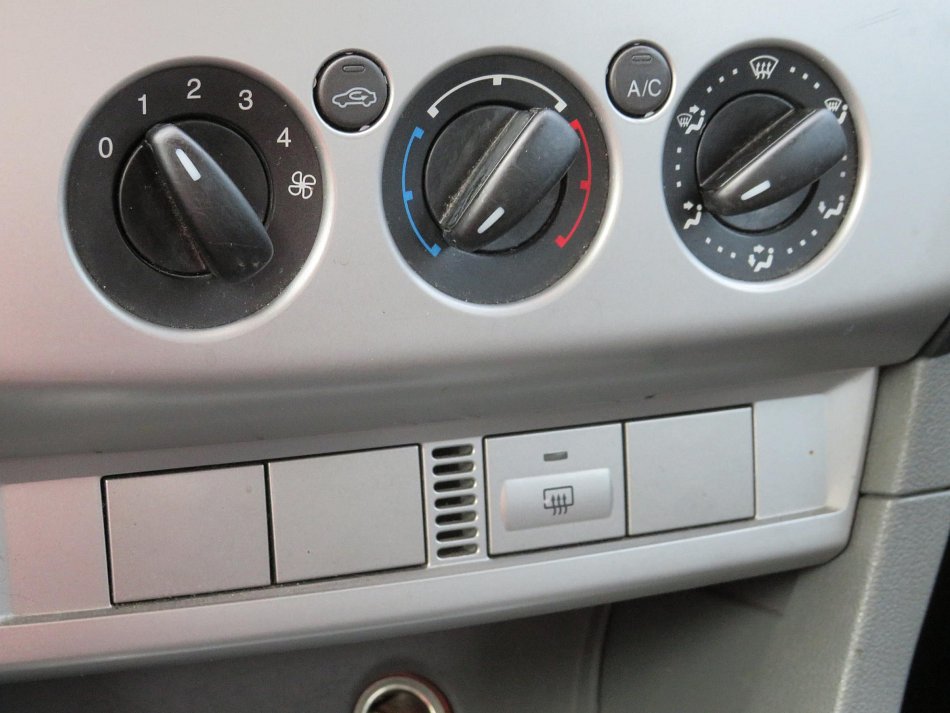 Ford Focus 1.4i 