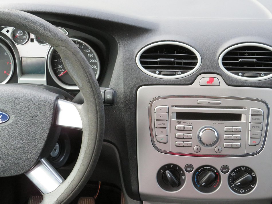 Ford Focus 1.4i 