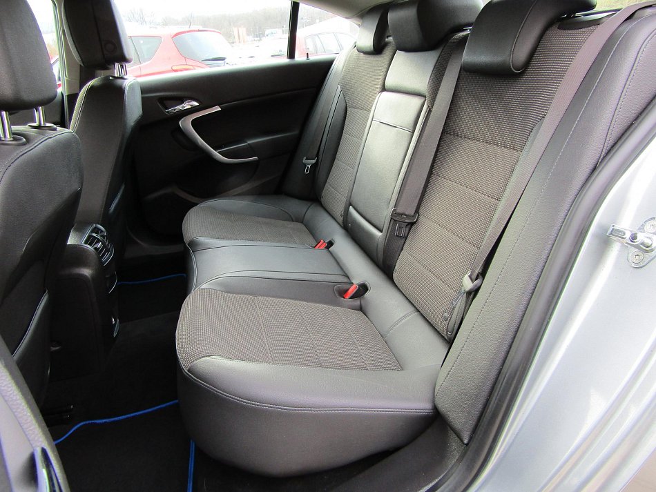 Opel Insignia 2.0CDTi 