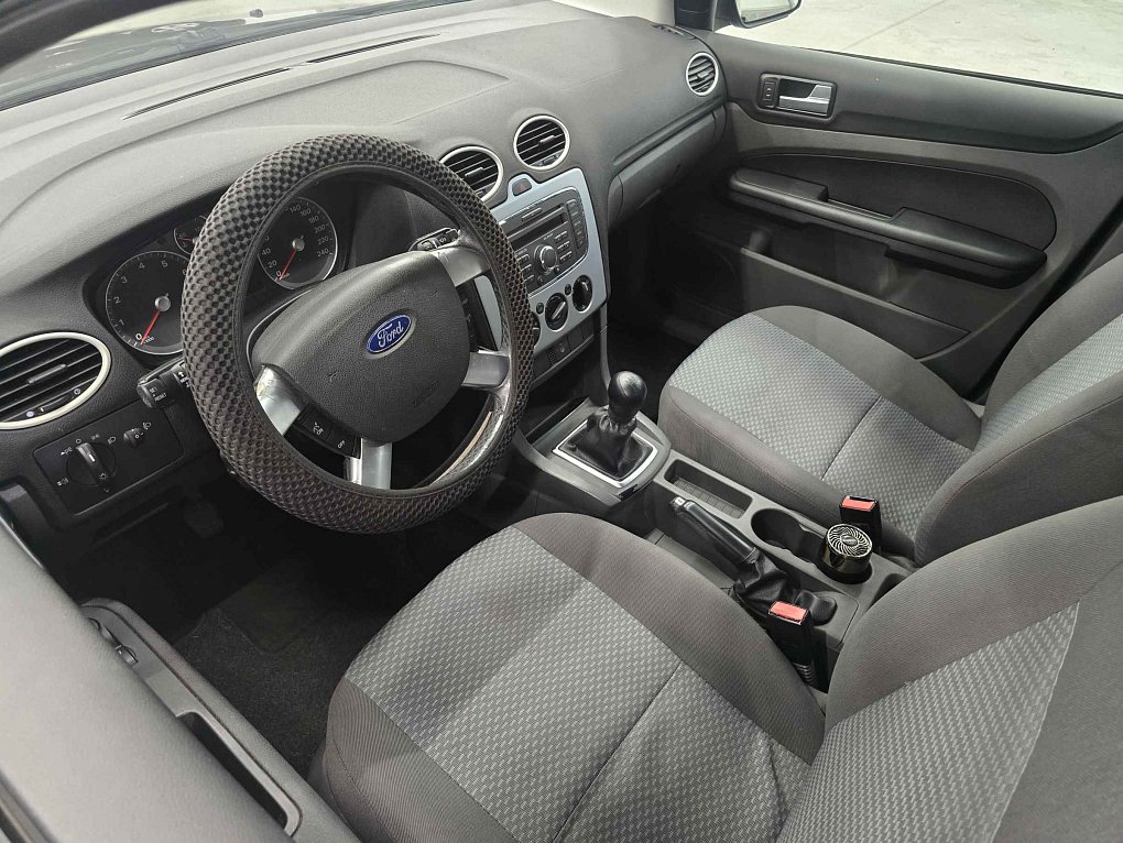 Ford Focus 1.6i 