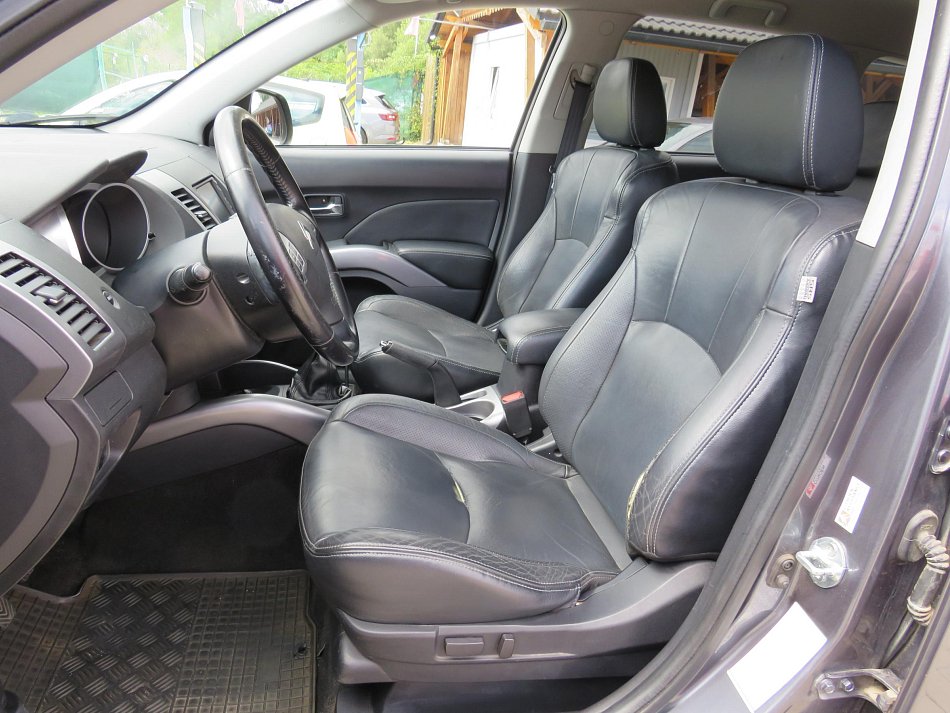 Citroën C-Crosser 2.2HDi  4x4, 7míst