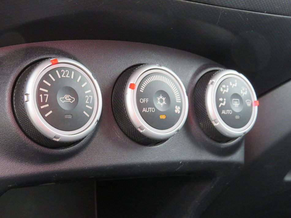 Citroën C-Crosser 2.2HDi  4x4, 7míst