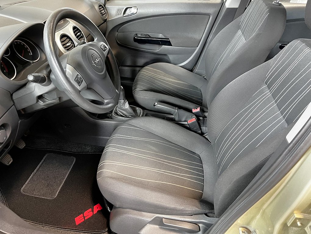 Opel Corsa 1.2i 