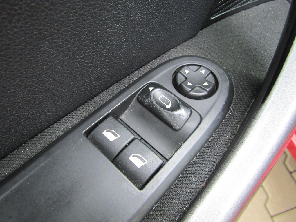 Peugeot 308 1.4i 16V 