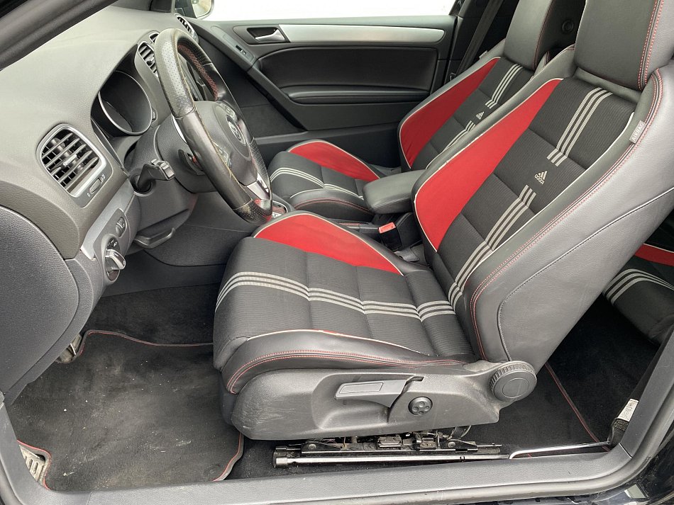 Volkswagen Golf 2.0 TSi GTi Adidas