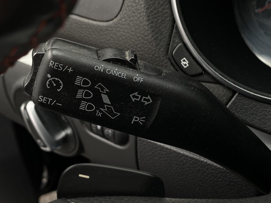 Volkswagen Golf 2.0 TSi GTi Adidas