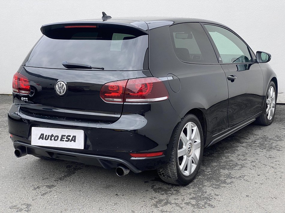 Volkswagen Golf 2.0 TSi GTi Adidas