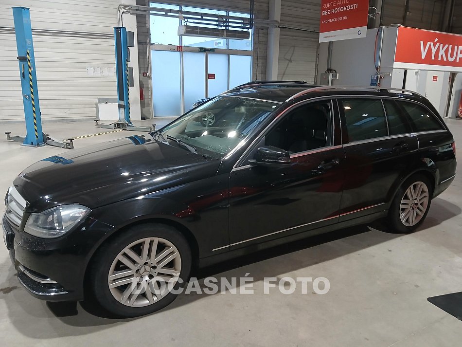 Mercedes-Benz Třída C 2.2  C 220