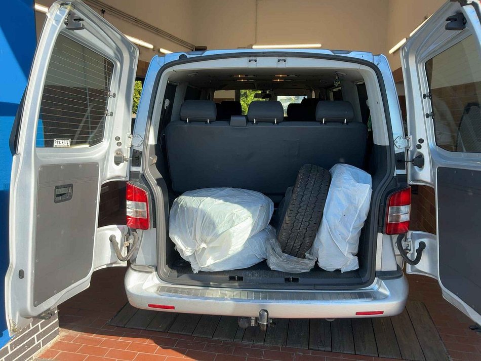 Volkswagen Caravelle 2.0TDi 