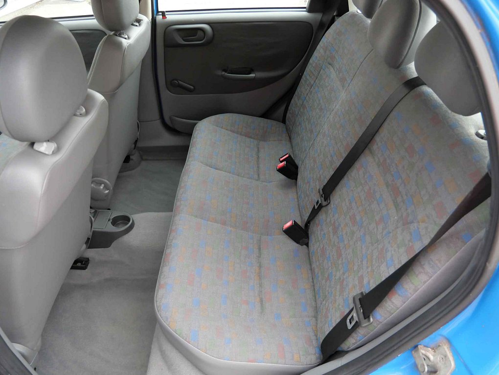 Opel Corsa 1.0i 