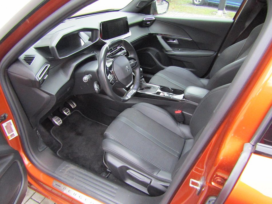 Peugeot 2008 1.2PT GT Line