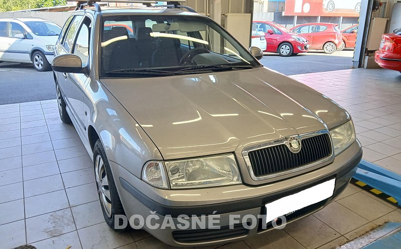 Škoda Octavia 1.6 i Tour