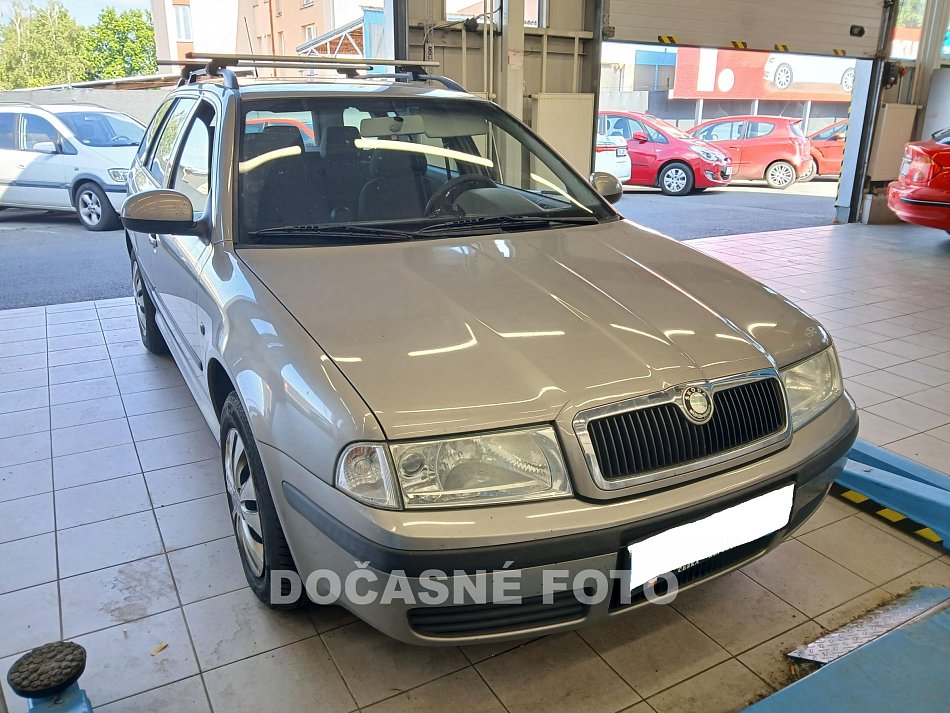Škoda Octavia 1.6 i Tour