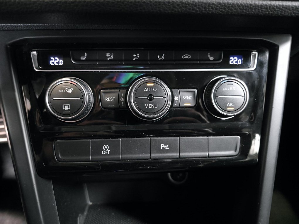 Volkswagen Touran 2.0 TDi 
