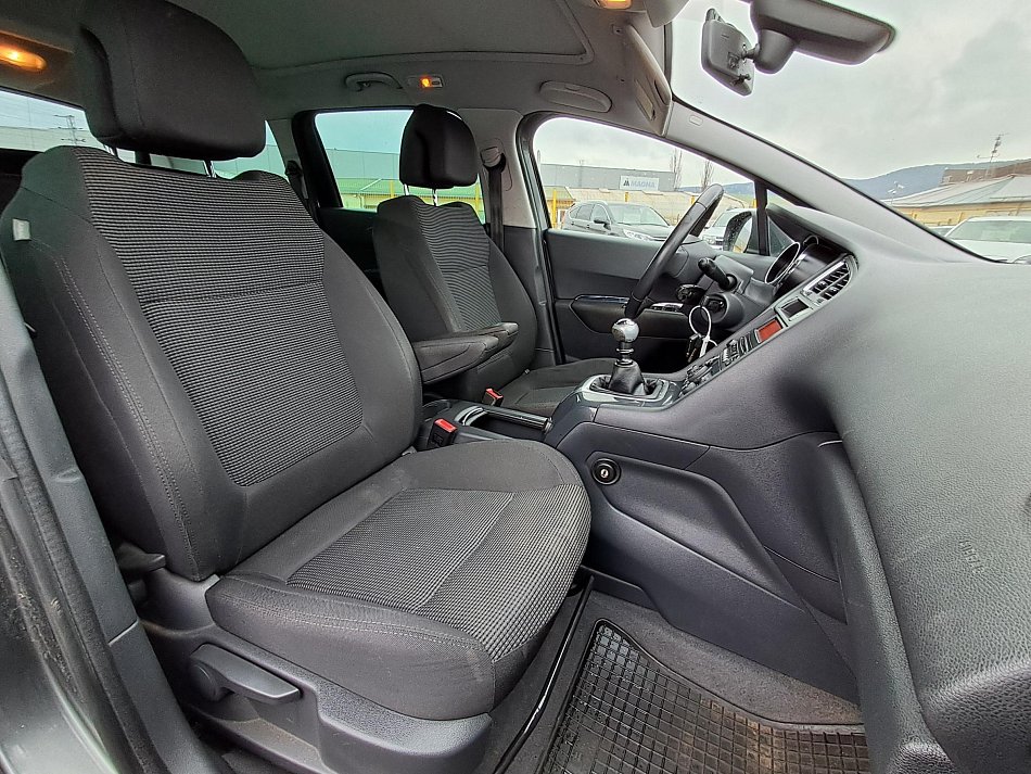 Peugeot 5008 1.6 HDi 