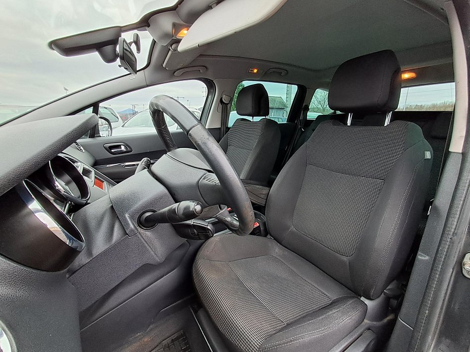 Peugeot 5008 1.6 HDi 