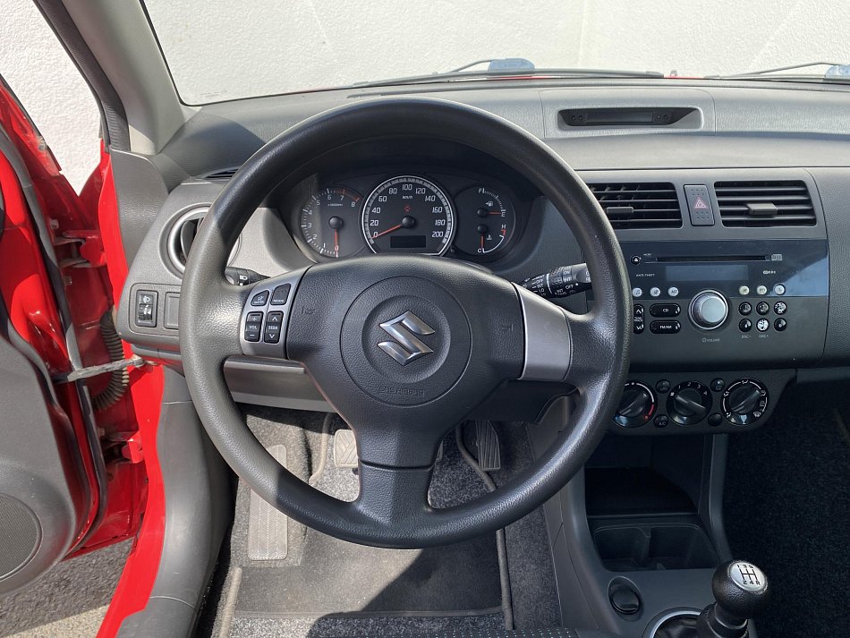 Suzuki Swift 1.3i 