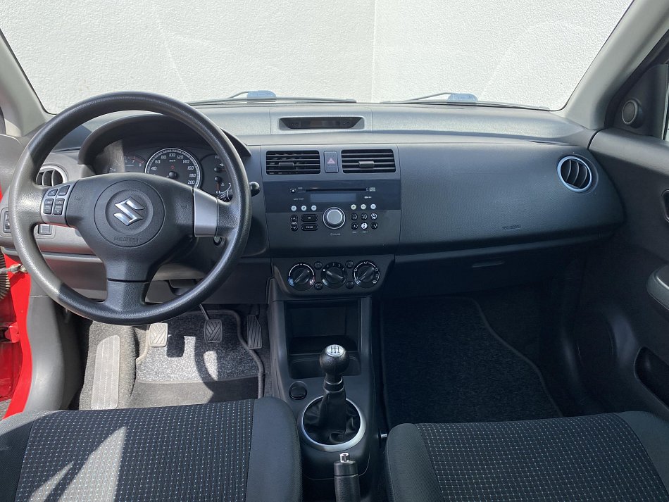 Suzuki Swift 1.3i 