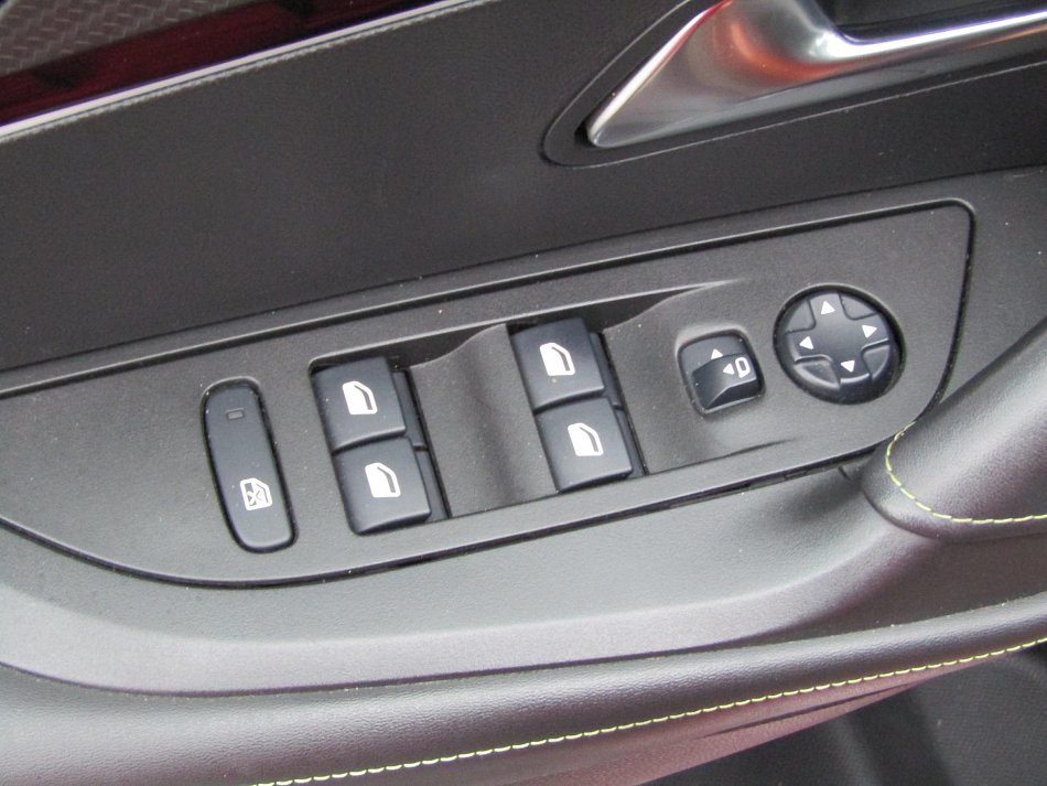 Peugeot 2008 1.2PT GT Line