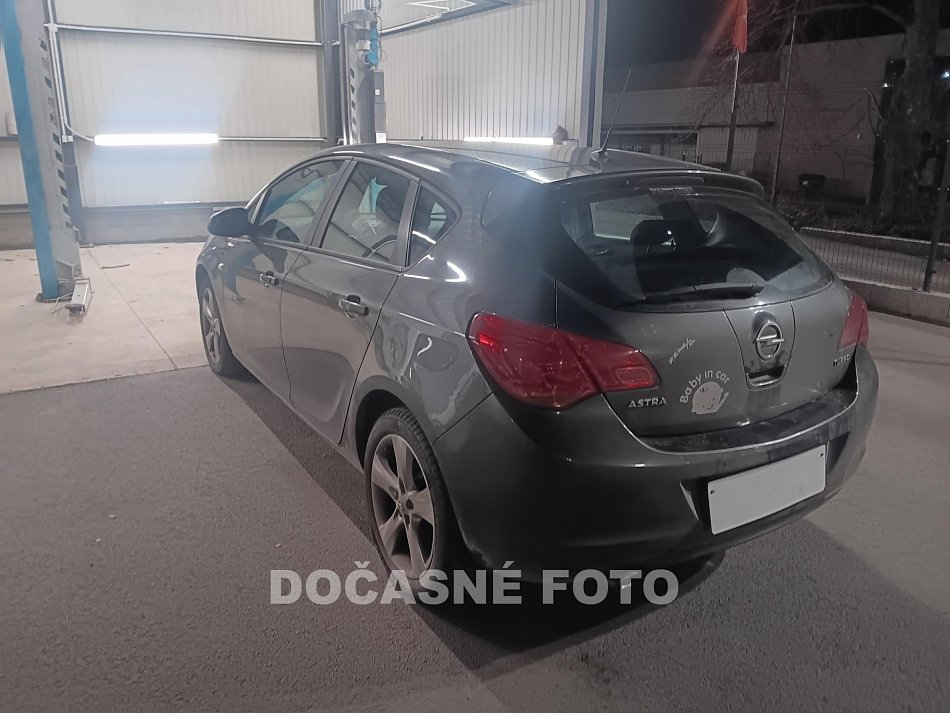 Opel Astra 1.4T 