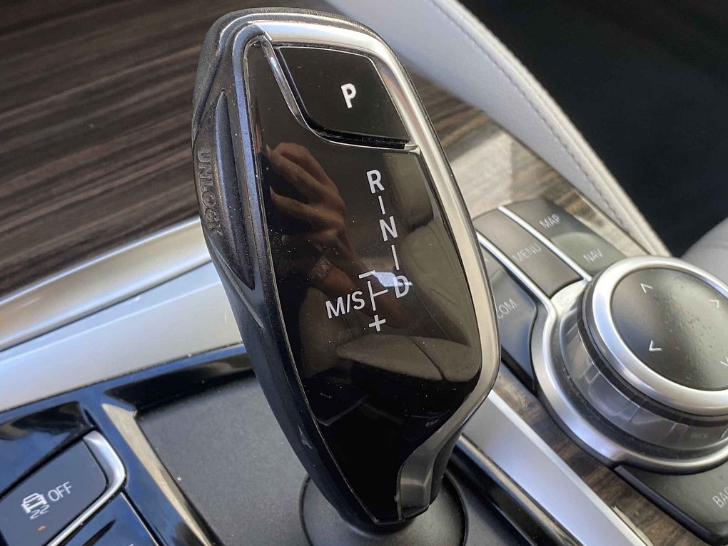 BMW Řada 5 3.0i LuxuryLine 540i xDrive