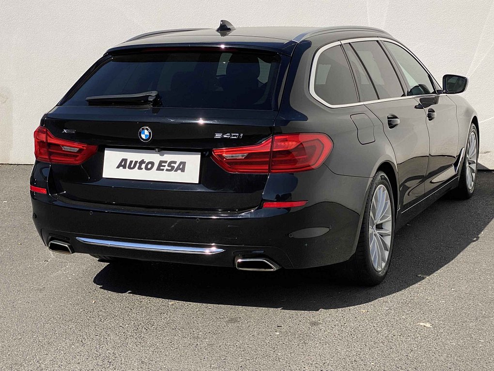 BMW Řada 5 3.0i LuxuryLine 540i xDrive