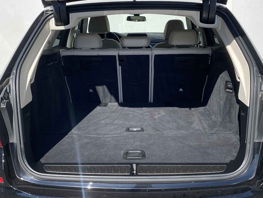 BMW Řada 5 3.0i LuxuryLine 540i xDrive
