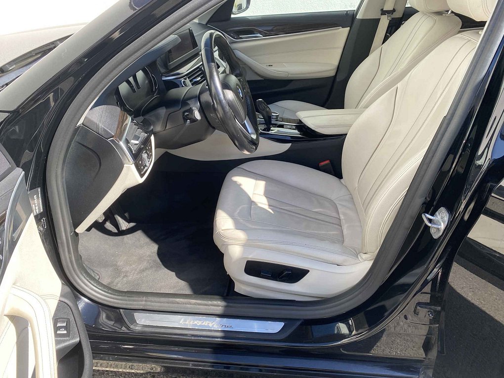 BMW Řada 5 3.0i LuxuryLine 540i xDrive