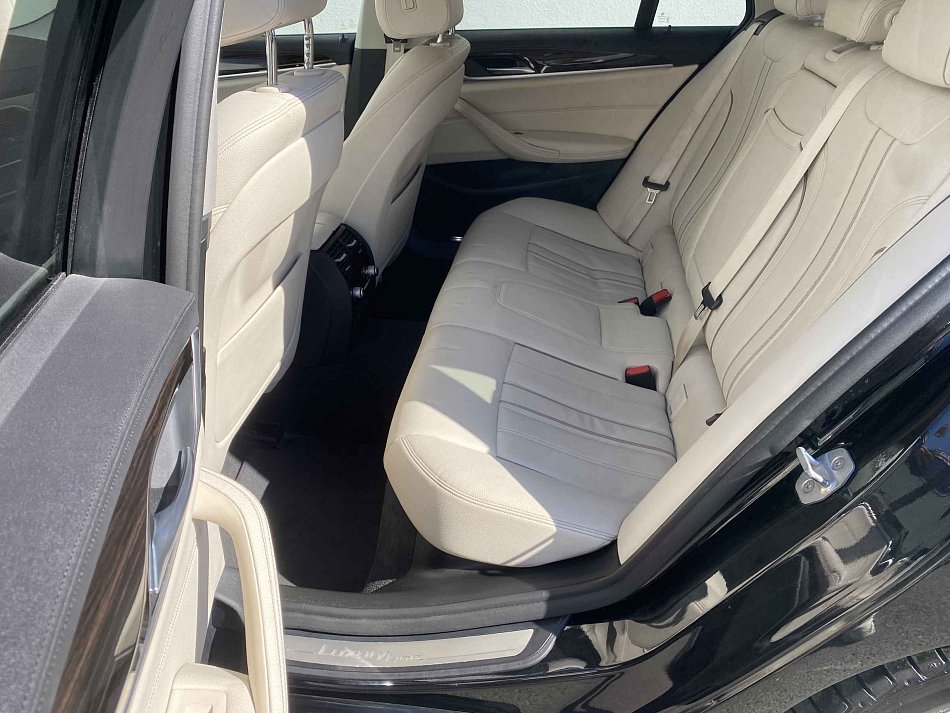 BMW Řada 5 3.0i LuxuryLine 540i xDrive