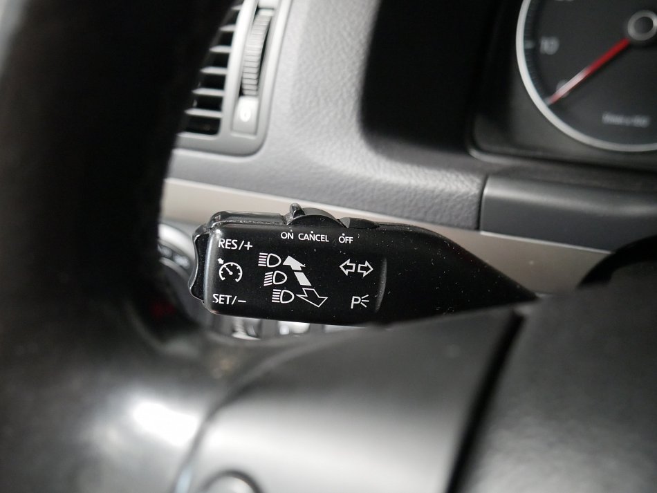 Volkswagen Touran 1.6i 