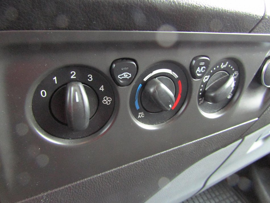 Ford Transit Custom 2.2TDCi Trend L2 6míst