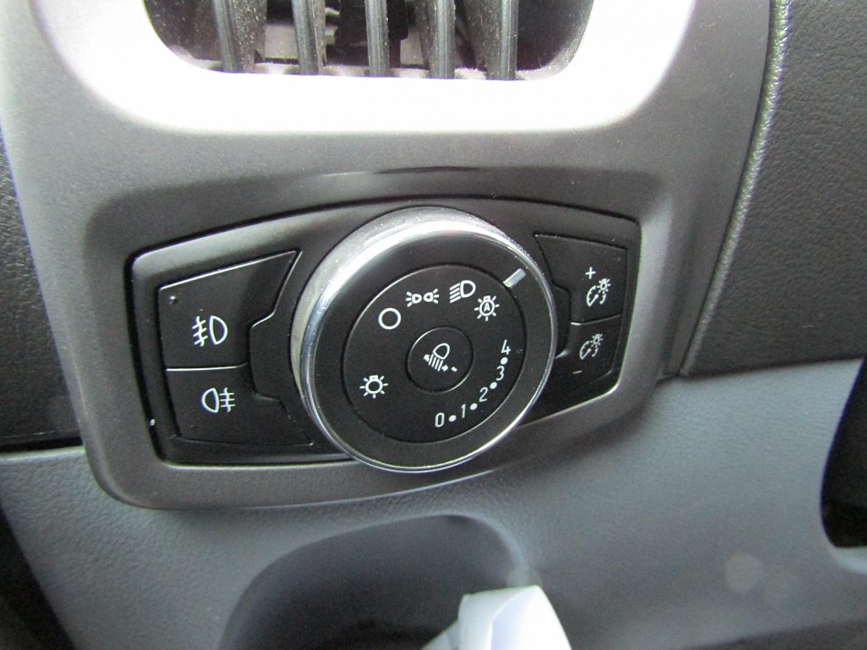 Ford Transit Custom 2.2TDCi Trend L2 6míst