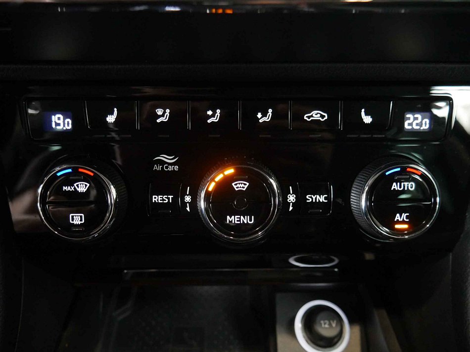 Škoda Superb III 2.0 TDI Scout 4x4